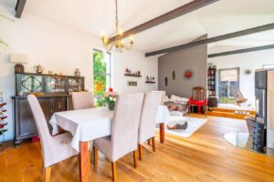 offenes Wohn- und Esszimmer
