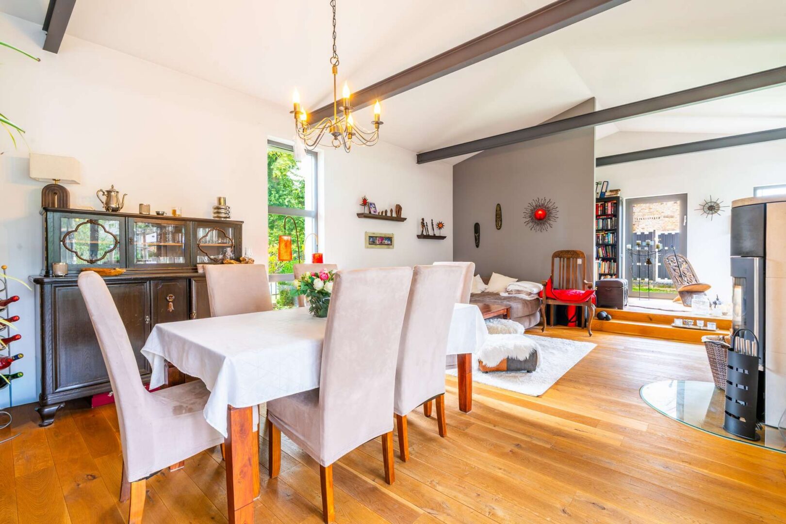 offenes Wohn- und Esszimmer