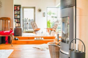 Wohnzimmer mit Kamin