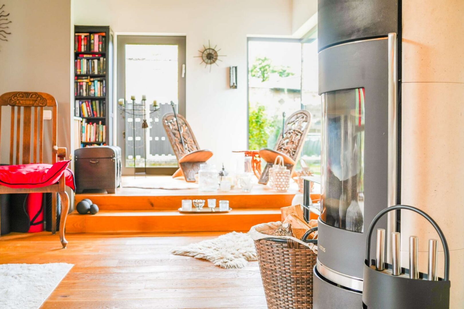 Wohnzimmer mit Kamin